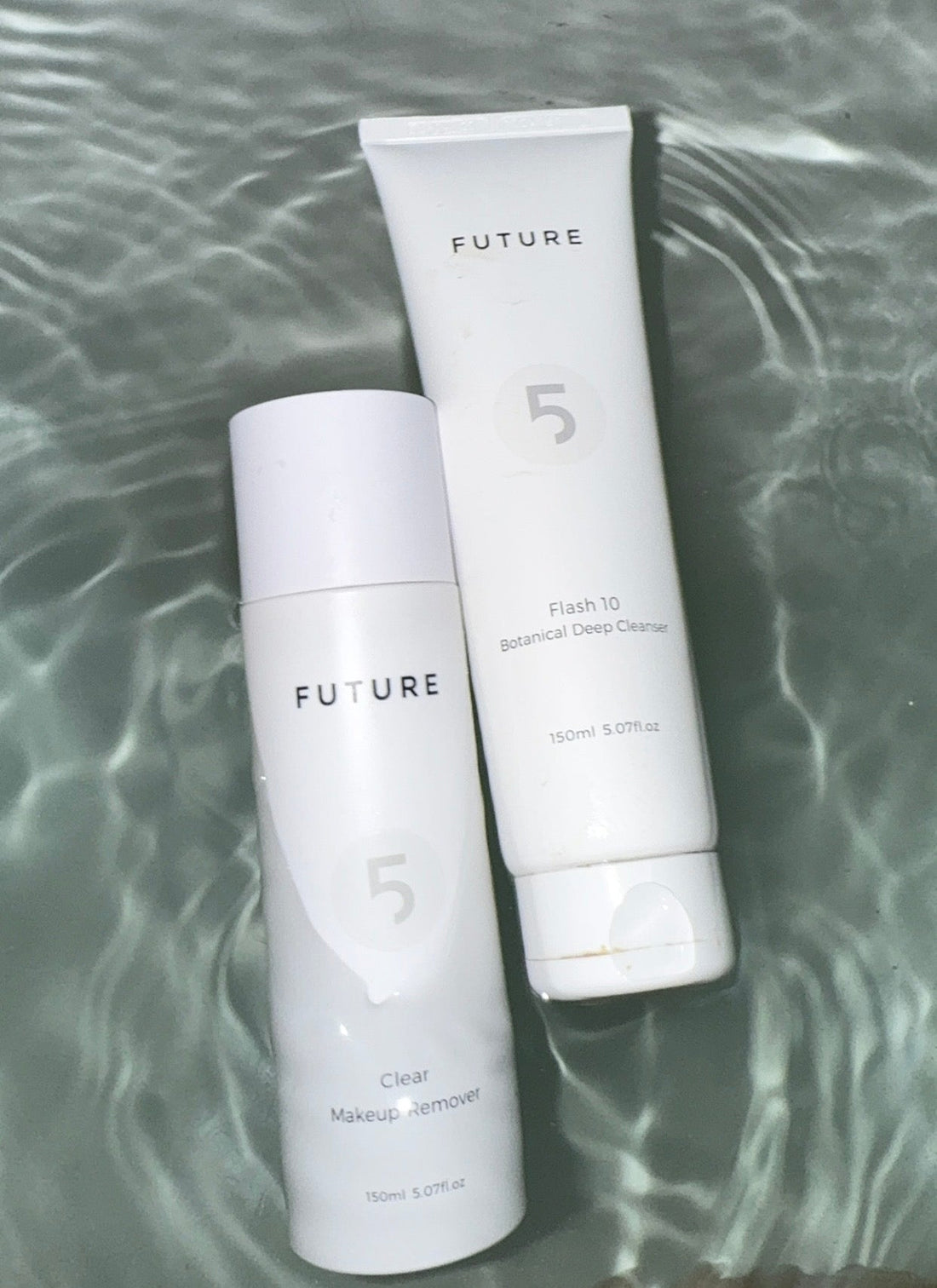 Därför ska du dubbelrengöra – med Clear Makeup Remover & Flash 10 från Future Cosmetics